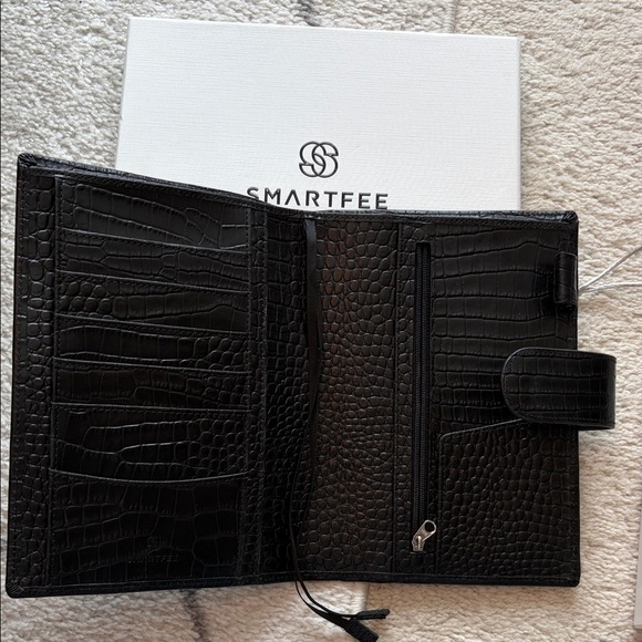 Black Crocodile Pattern Planner - Picture 2 of 2